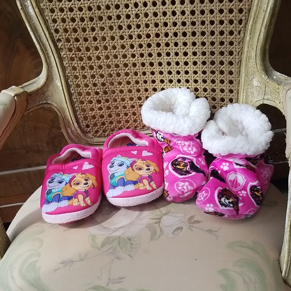 ❣5 for $25 Sale❣Bundle Of 2 Girls Pink Paw Patrol Slippers/House Shoes - Size 8